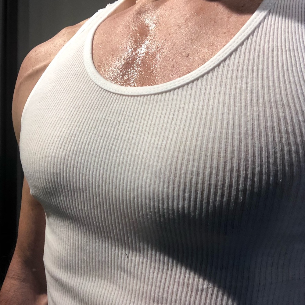 Pair of 2 Levi’s Ribbed Cotton Tank Top - Picture 1 of 5